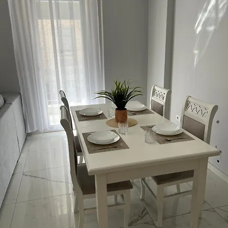 Meri's In Center * Shkodër