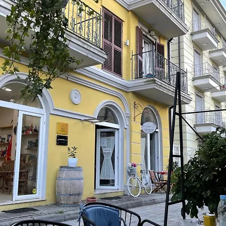 Meri's In Center Appartement