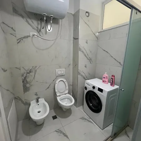 Meri's In Center Apartamento Shkodër