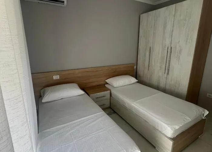 Meri's In Center Daire *